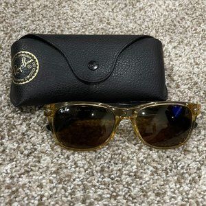 Rayban Wayfarer Classic Sunglasses - Gold and Black